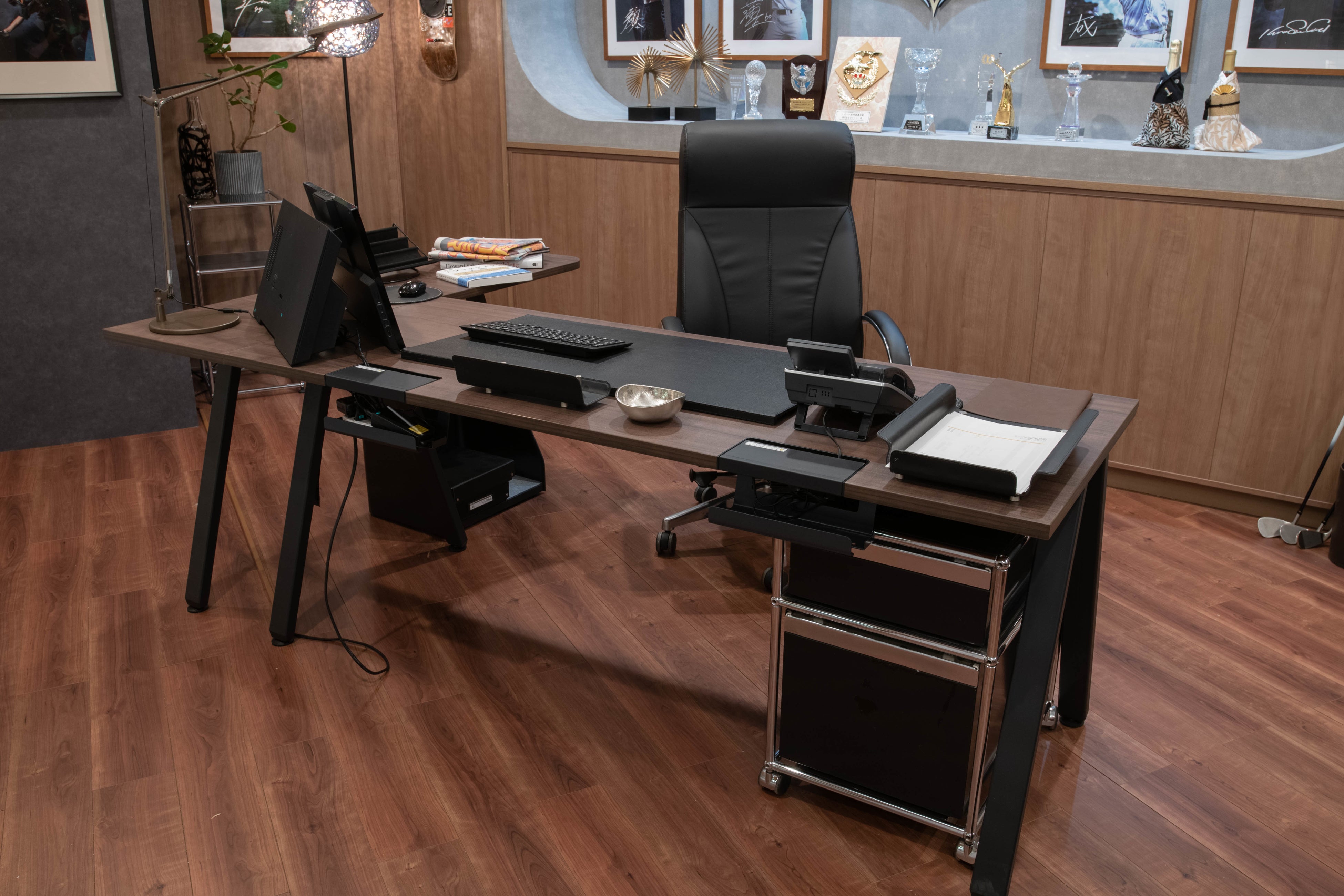 6月26日スタートのTBSドラマ「オールドルーキー」に、多数の製品を