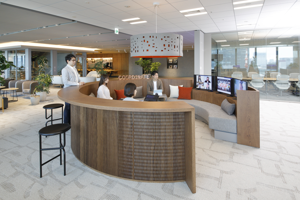 リアルとバーチャルをつなぐコミュニケーションの場づくり