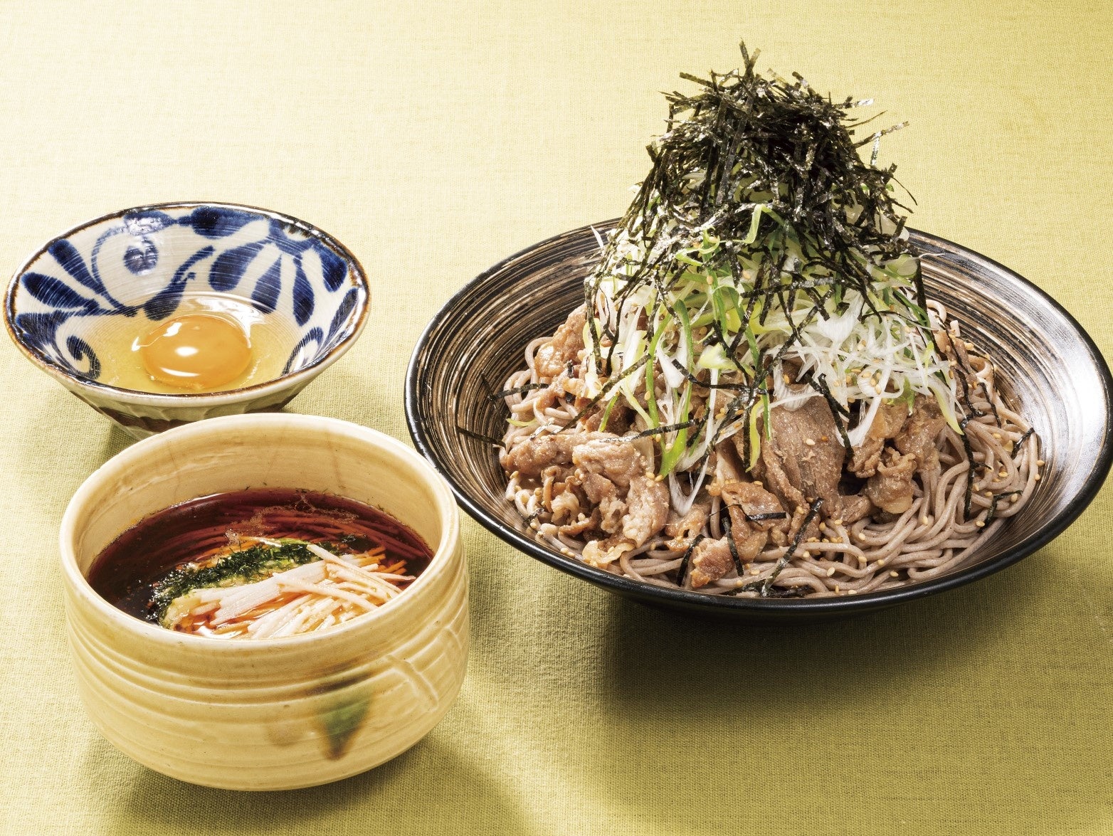 初夏は豚肉どっさり 大盛りメニュー 冷し肉盛とろろそば が東京とろろそばに新登場 アークランドサービスホールディングス株式会社のプレスリリース 初夏は豚肉どっさり 大盛りメニュー 冷し肉盛とろろそば が東京とろろそばに新登場 アークランドサービスホールディングス株式会社のプレスリリース