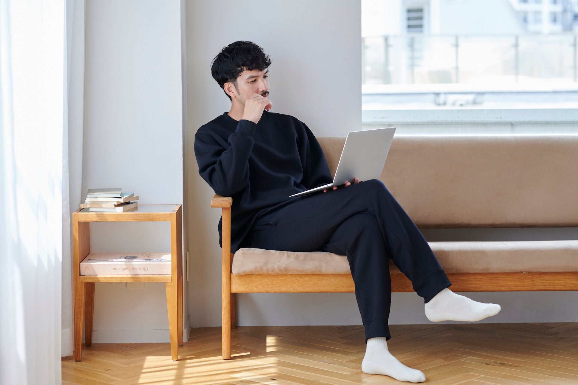 MIGARU Crew neck sweatshirt / Jogger Pants