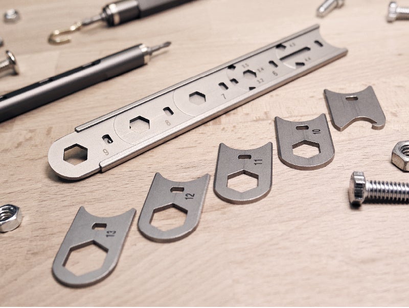 金属製器 Kei Project 水量計キー 17インチ - 4個パック - 4方向多機能