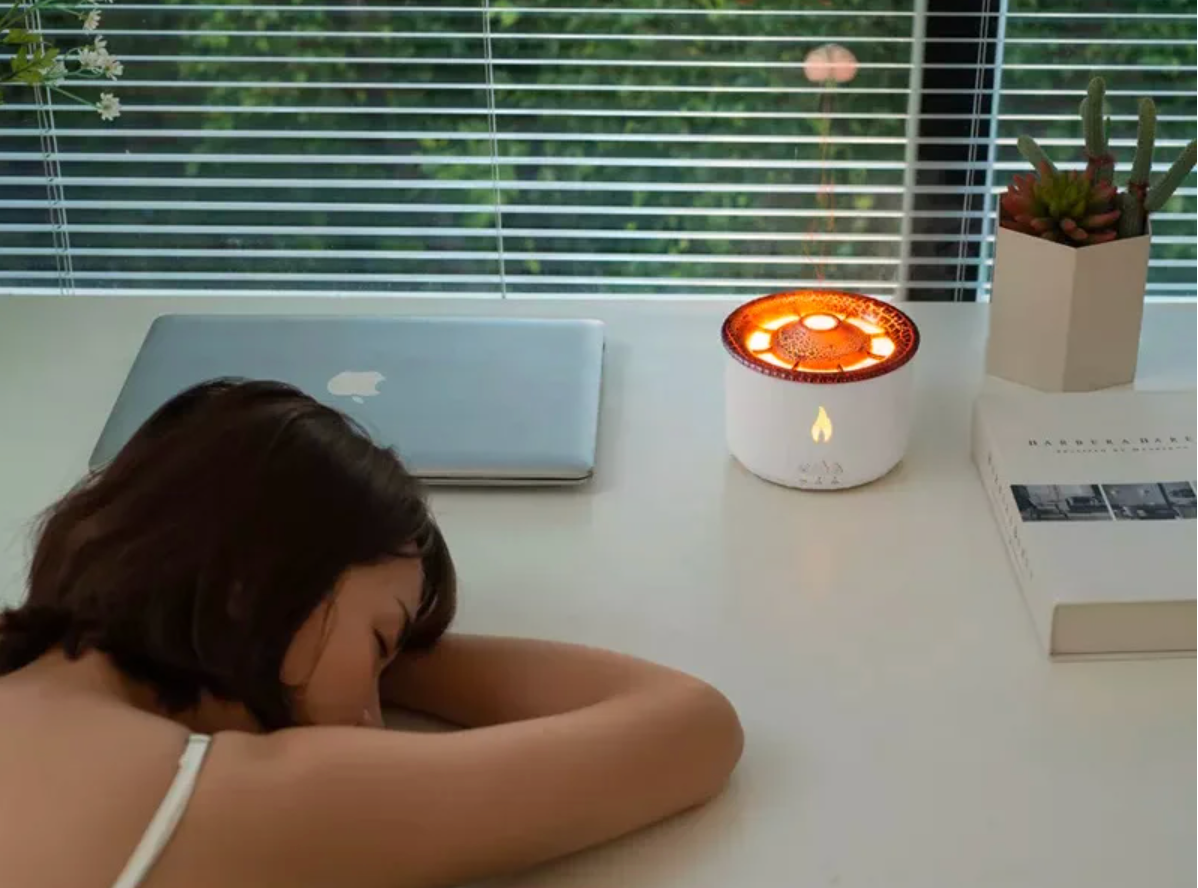 新色ブラック登場】香りと視覚で癒される火山モチーフ アロマ