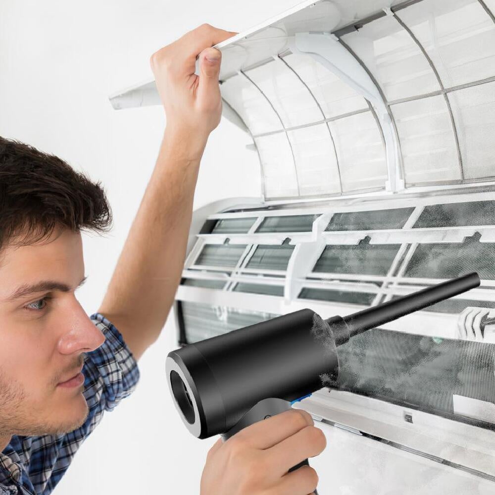 部屋の掃除中 車内やPC、部屋掃除に最適！強力な噴射・吸引が1つに最大約30分