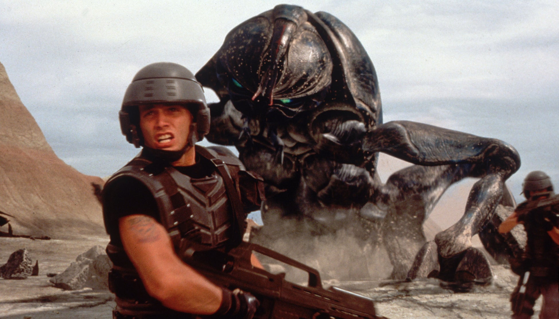 『スターシップ・トゥルーパーズ』© 1997 TriStar Pictures, Inc. and Touchstone Pictures. All Rights Reserved.