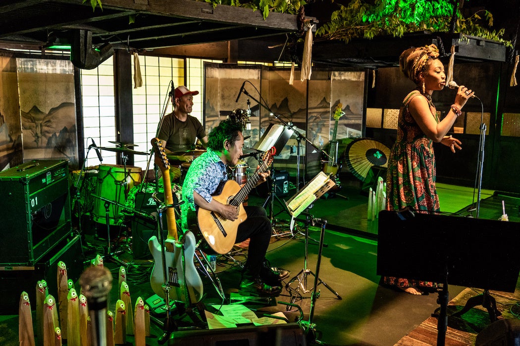 フェス後半には、ミュージシャンたちによるセッションタイムもあります