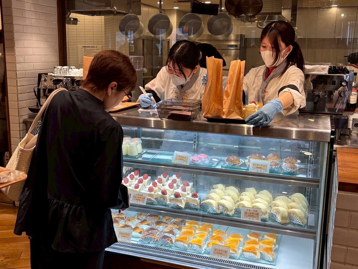 オハヨー乳業、BRULEE(ブリュレ)ブランドコピーを「パリッと、今日をほどいてく。」に刷新