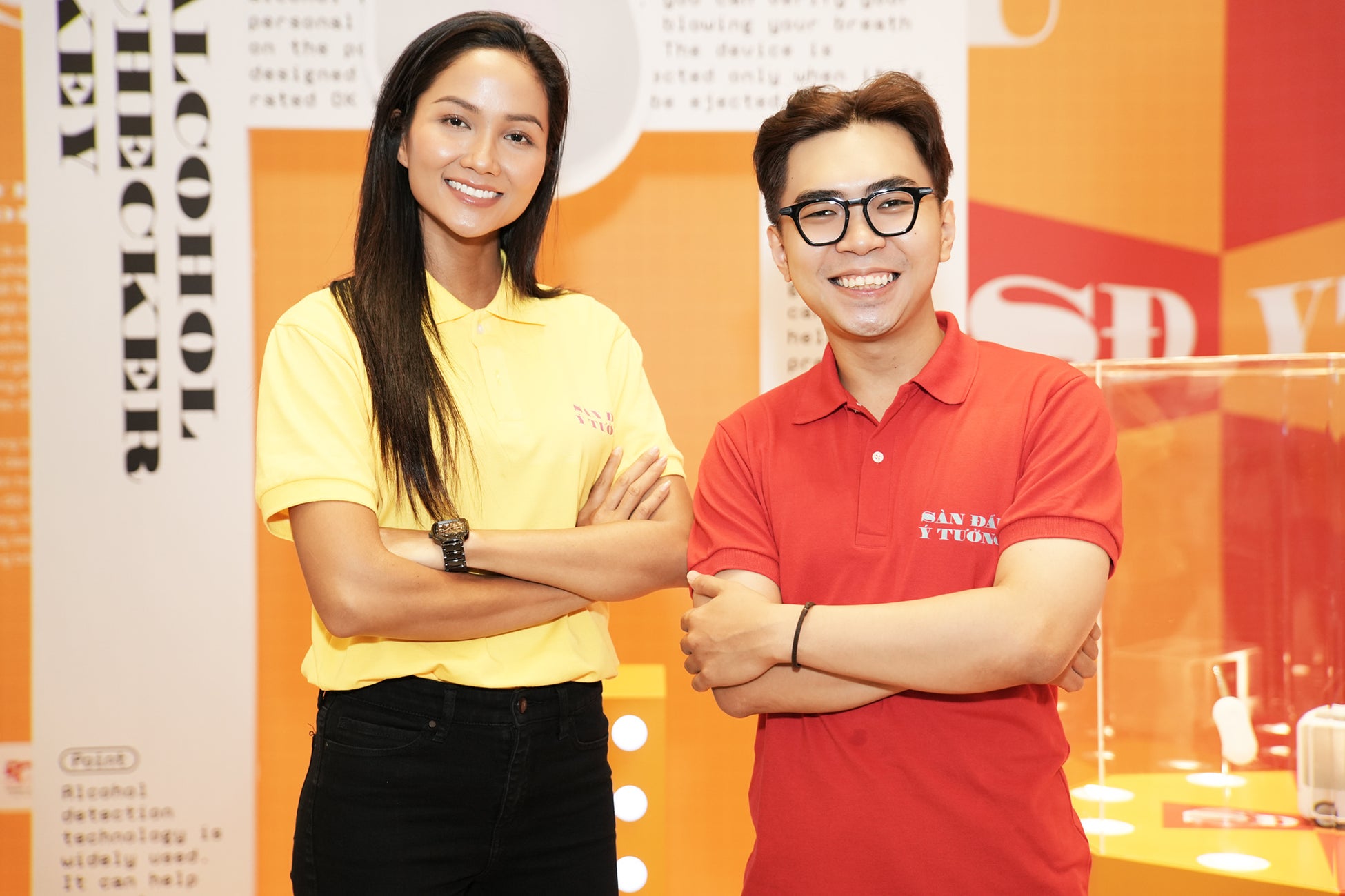 ベトナムで人気を誇るモデルのヘン ニエさん(左)と俳優・コメディアンのミン ズさん(右)にアンバサダーとして参加していただきました。