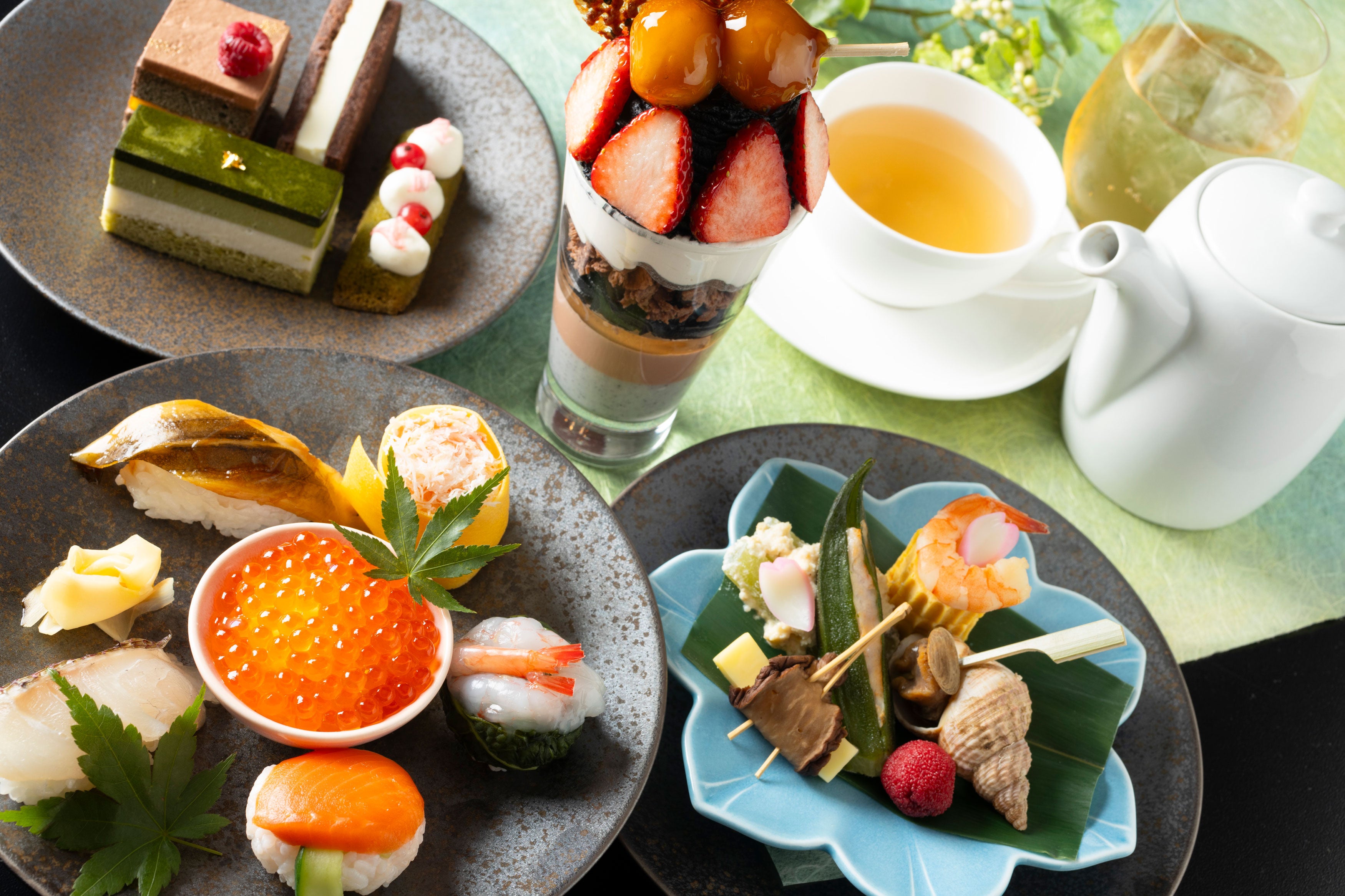 AfternoonTea - sama。ダンボ アフタヌーンティーセット MIXupにて、新緑と可憐な花々に彩られたバスケットに