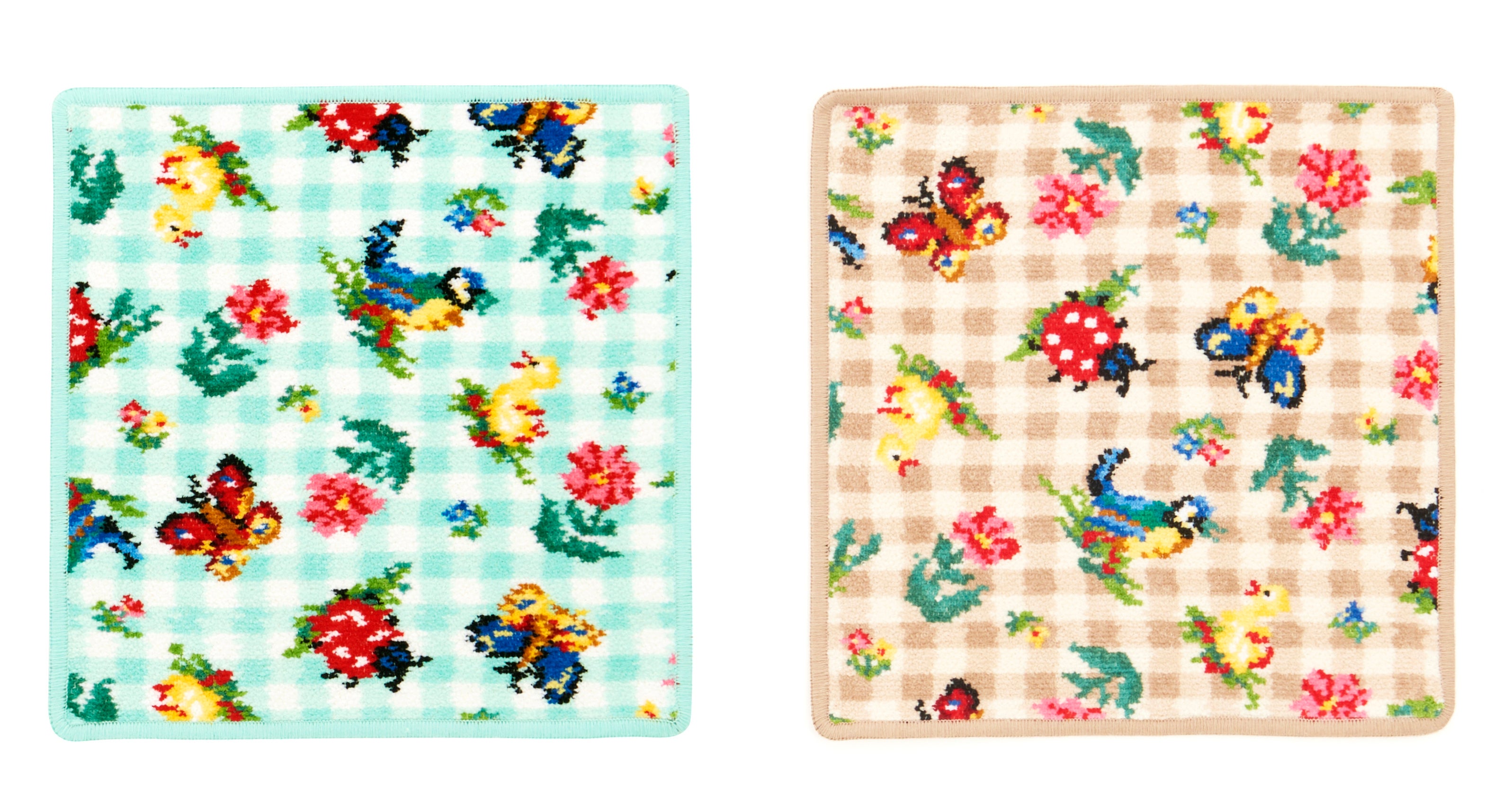 ペールグリーンとベージュの2色のハンカチ