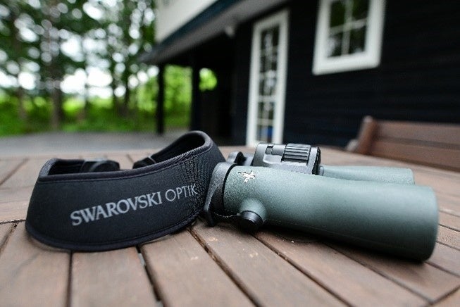 スワロフスキー双眼鏡