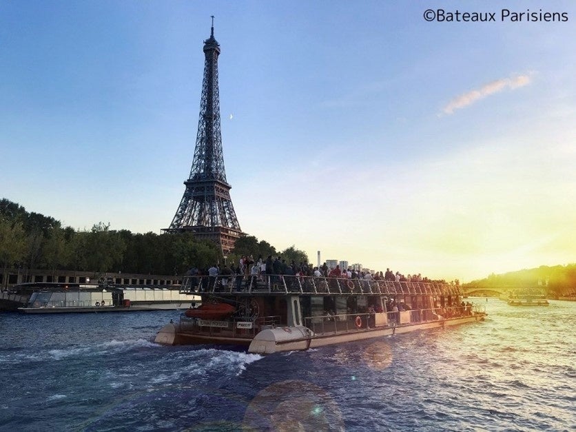 エッフェル塔内レストラン「マダム・ブラッスリー」ランチ＆セーヌ川クルーズ（イメージ）