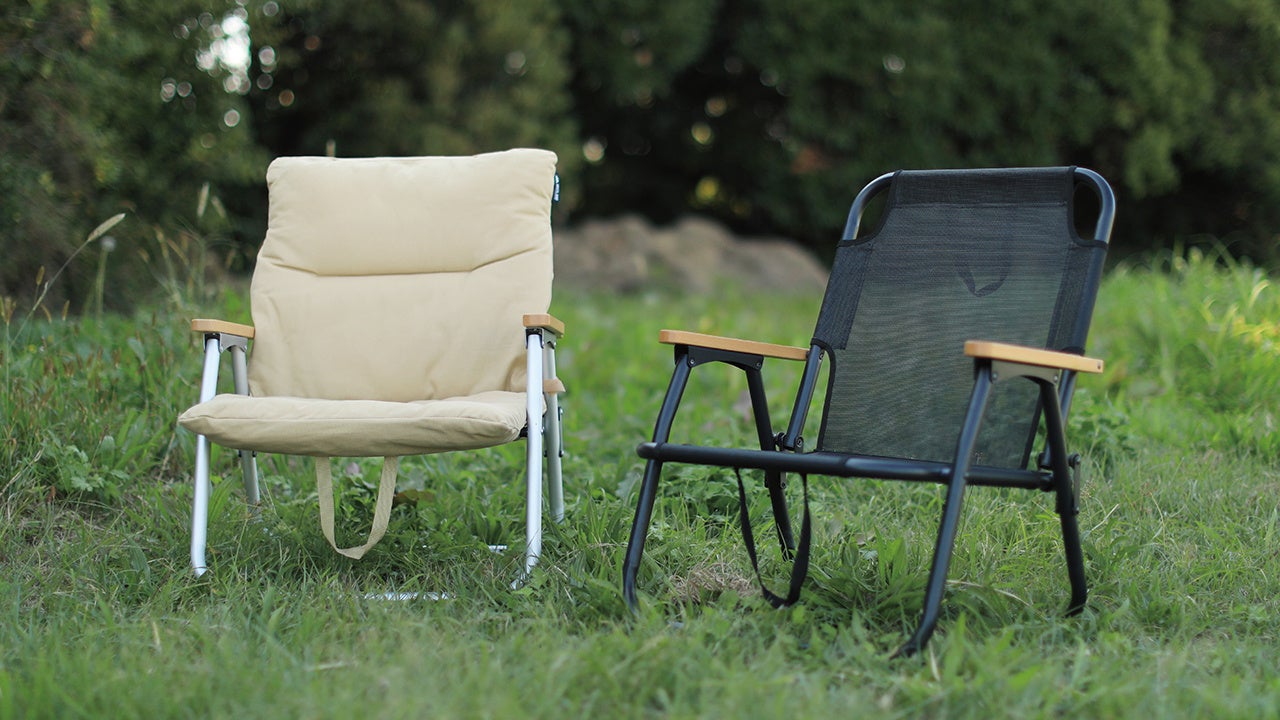 クッションカバー付き1人掛けアウトドアチェア（タン、ブラック）