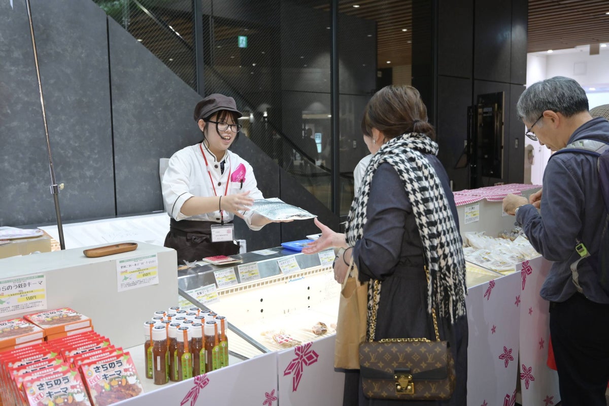 全国42校の農業高校生が店頭に立つ「全国農業高校HANASAKA収穫祭2026」、今年で18回目 10月31日・11月1日に2会場で開催