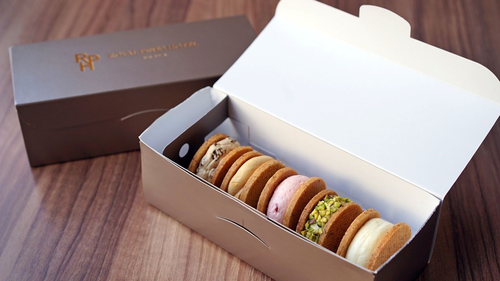 ロイヤルパインズホテル浦和 ロイヤルバターサンド を4月27日から新発売 ソラーレ ホテルズ アンド リゾーツ株式会社のプレスリリース ロイヤルパインズホテル浦和 ロイヤルバターサンド を4月27日から新発売 ソラーレ ホテルズ アンド リゾーツ株式会社のプレスリリース