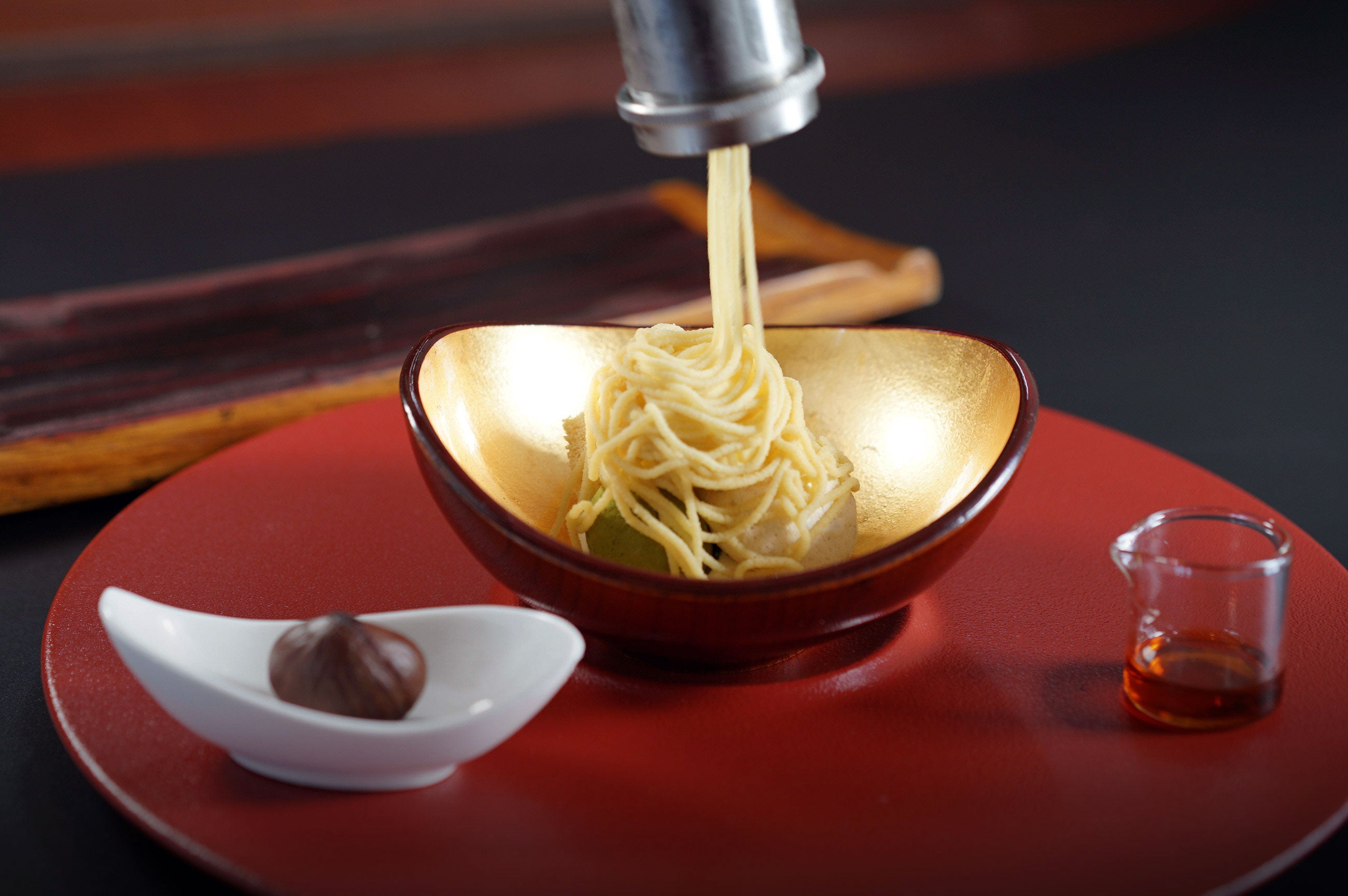 出来立て0秒　和栗のモンブラン～小さな和パフェ仕立て～仕上げ