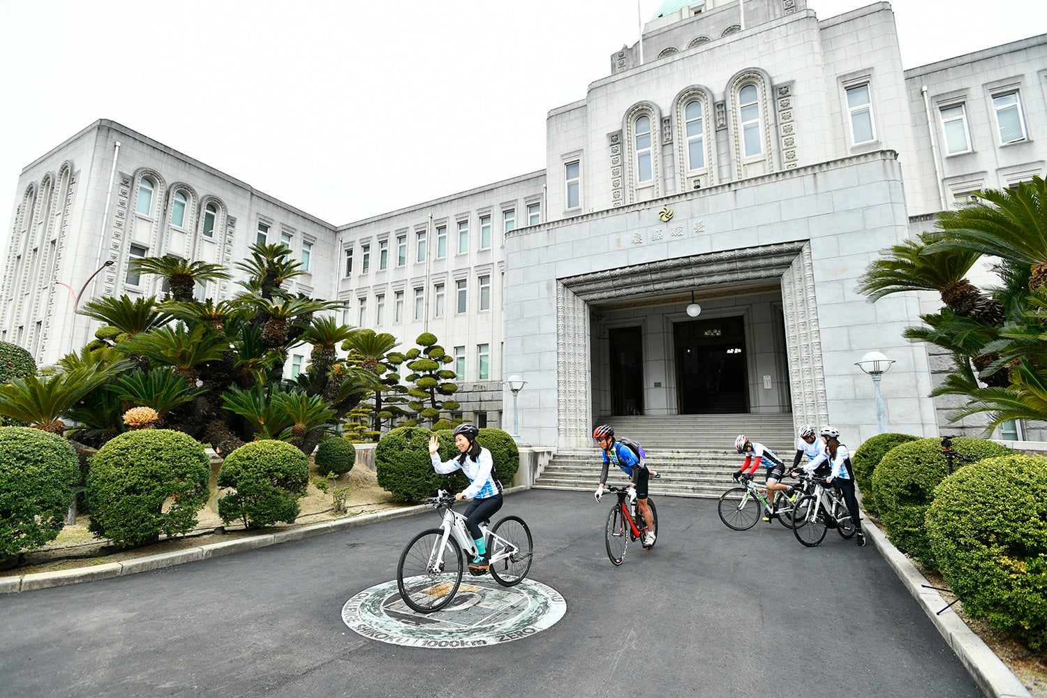 「四国一周0kmモニュメント」から出発