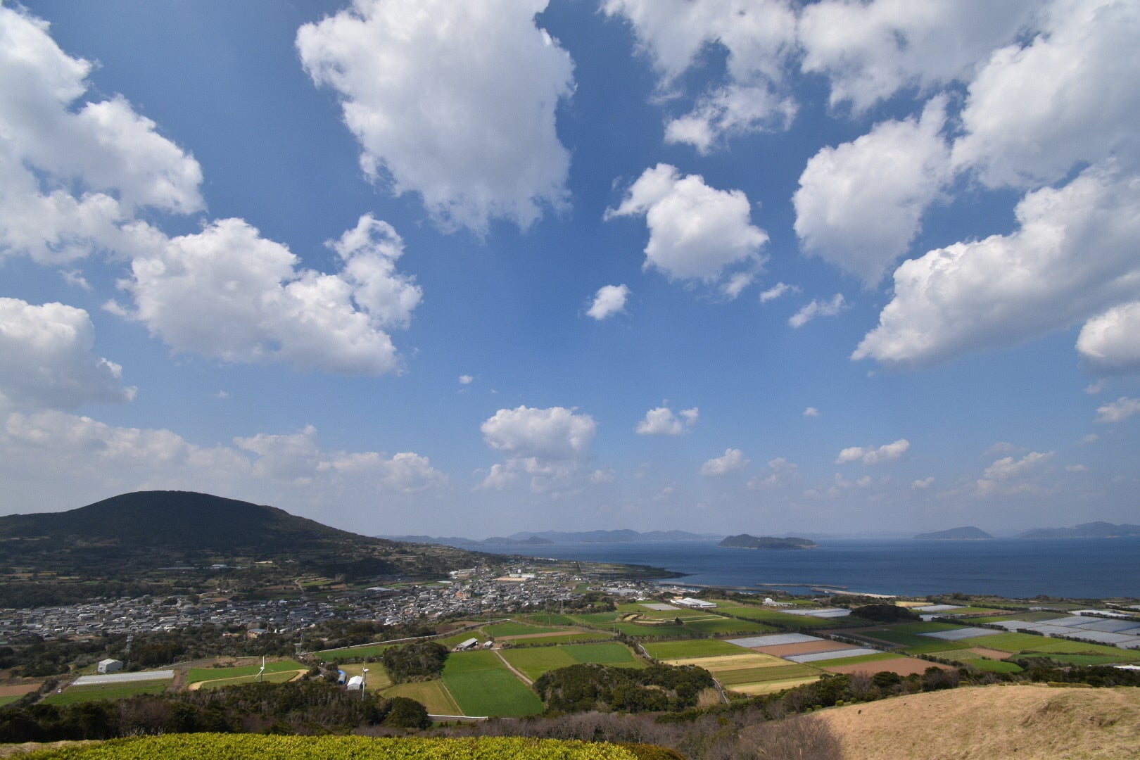 福江島の南東部に位置する箕岳からの景色