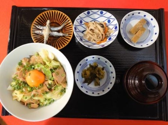 注：画像は五島美豚丼のイメージです