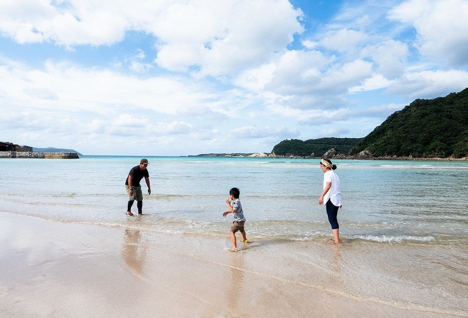 子育てしやすい環境が整っているとファミリーにも人気の島です。