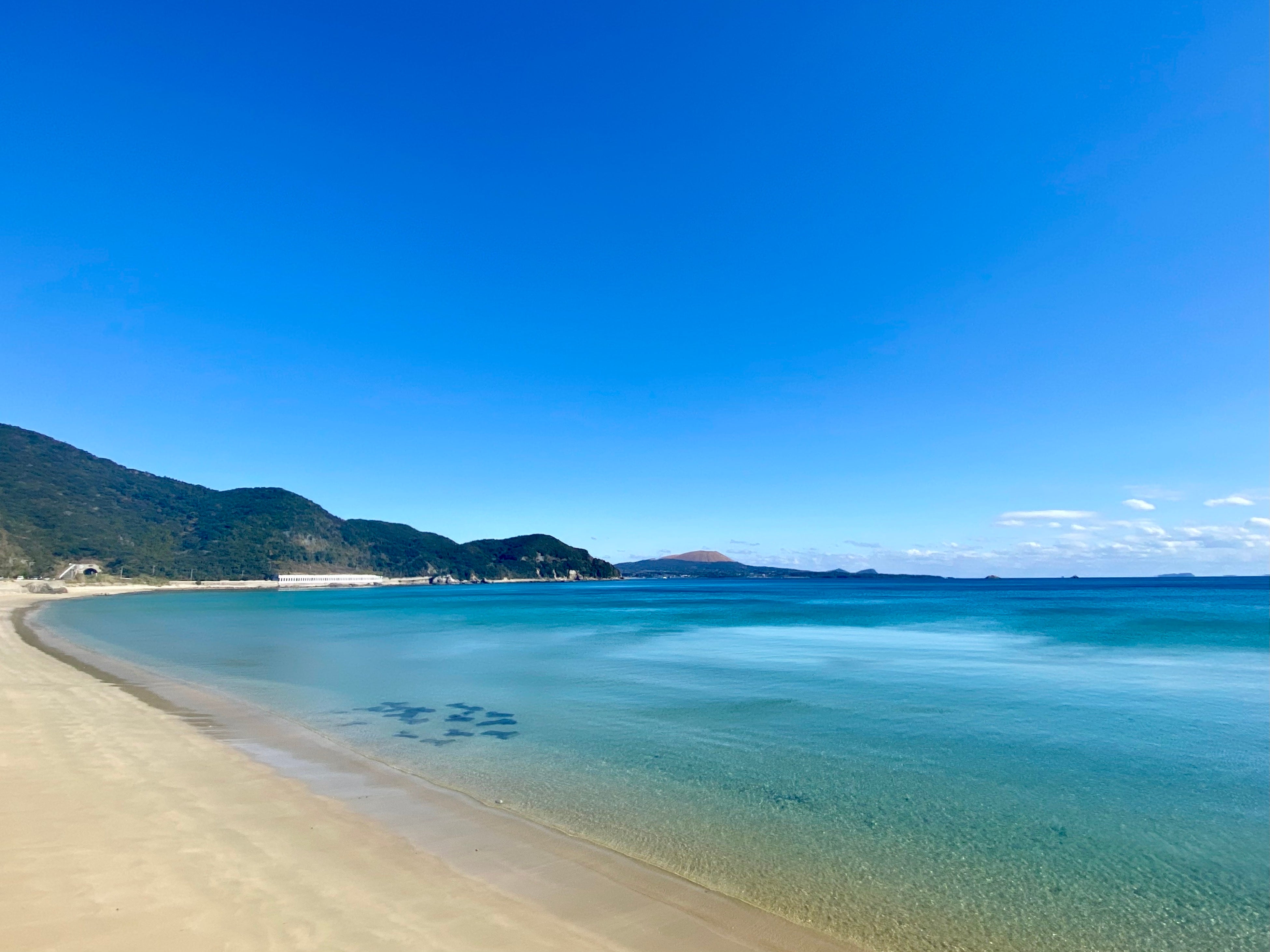 どこまでも広がる透き通った海が、暮らしのすぐそばに。