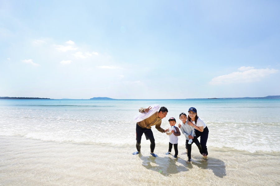 子育てしやすい環境が整っているとファミリーにも人気の島です。