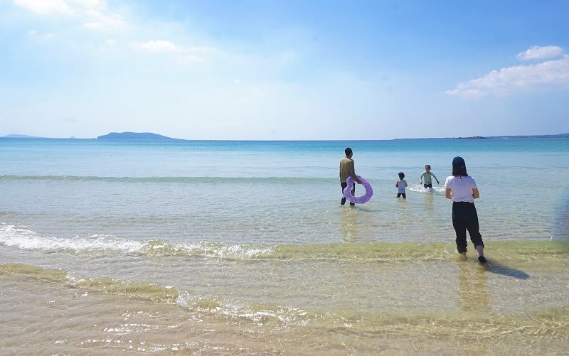 子育てしやすい環境が整っているとファミリーにも人気の島です。