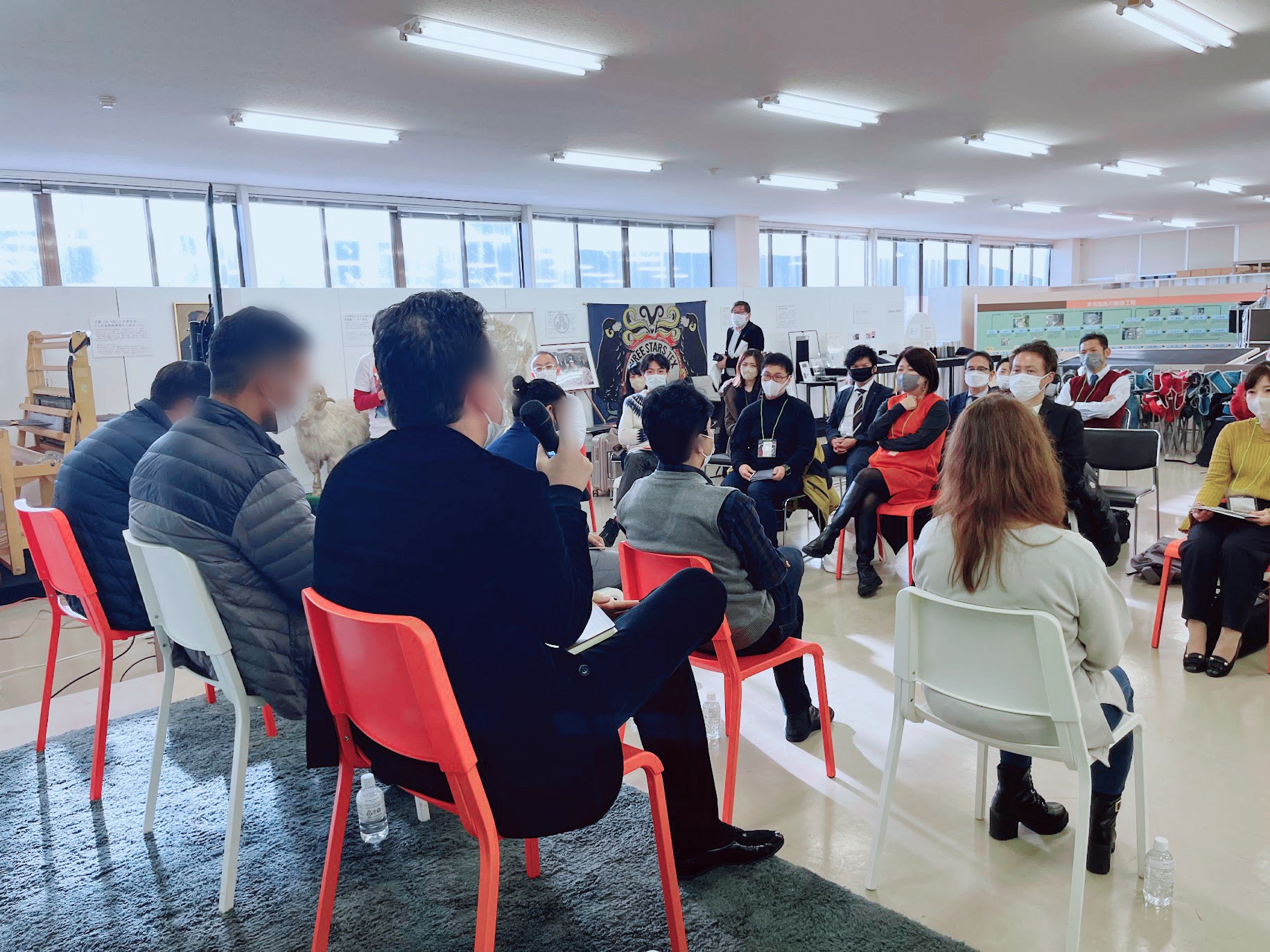 リアルトークの様子（プライバシー保護のため一部画像を加工しております）