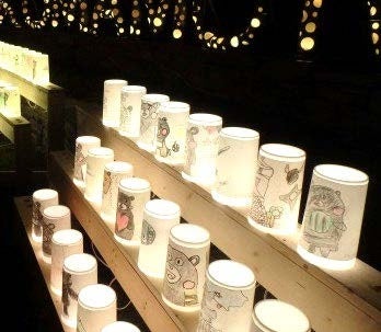 近隣小学校、保育園児童による『灯火カップ』　※写真は過年度開催のものです