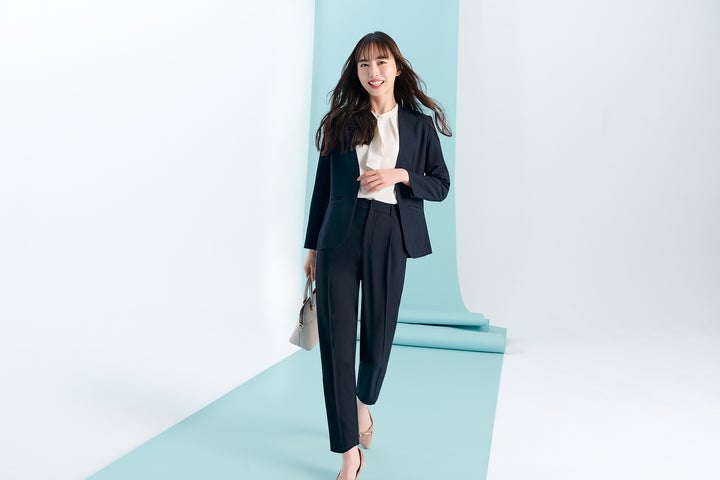 働く女性に寄り添うファッションブランド『any SiS』女優・井桁 働く女性に寄り添うファッションブランド『any SiS』女優・井桁