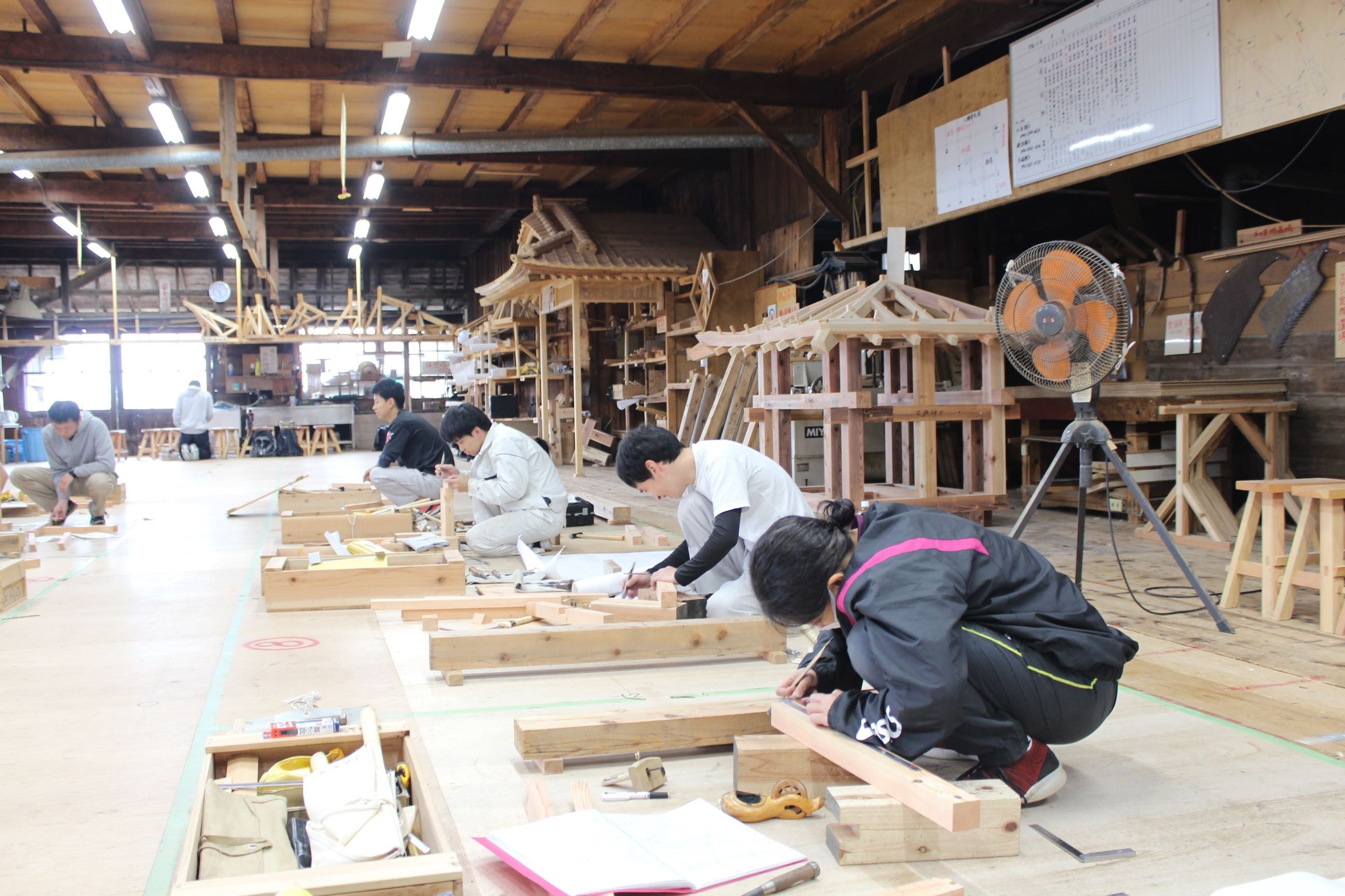 2級建築大工技能検定の授業風景