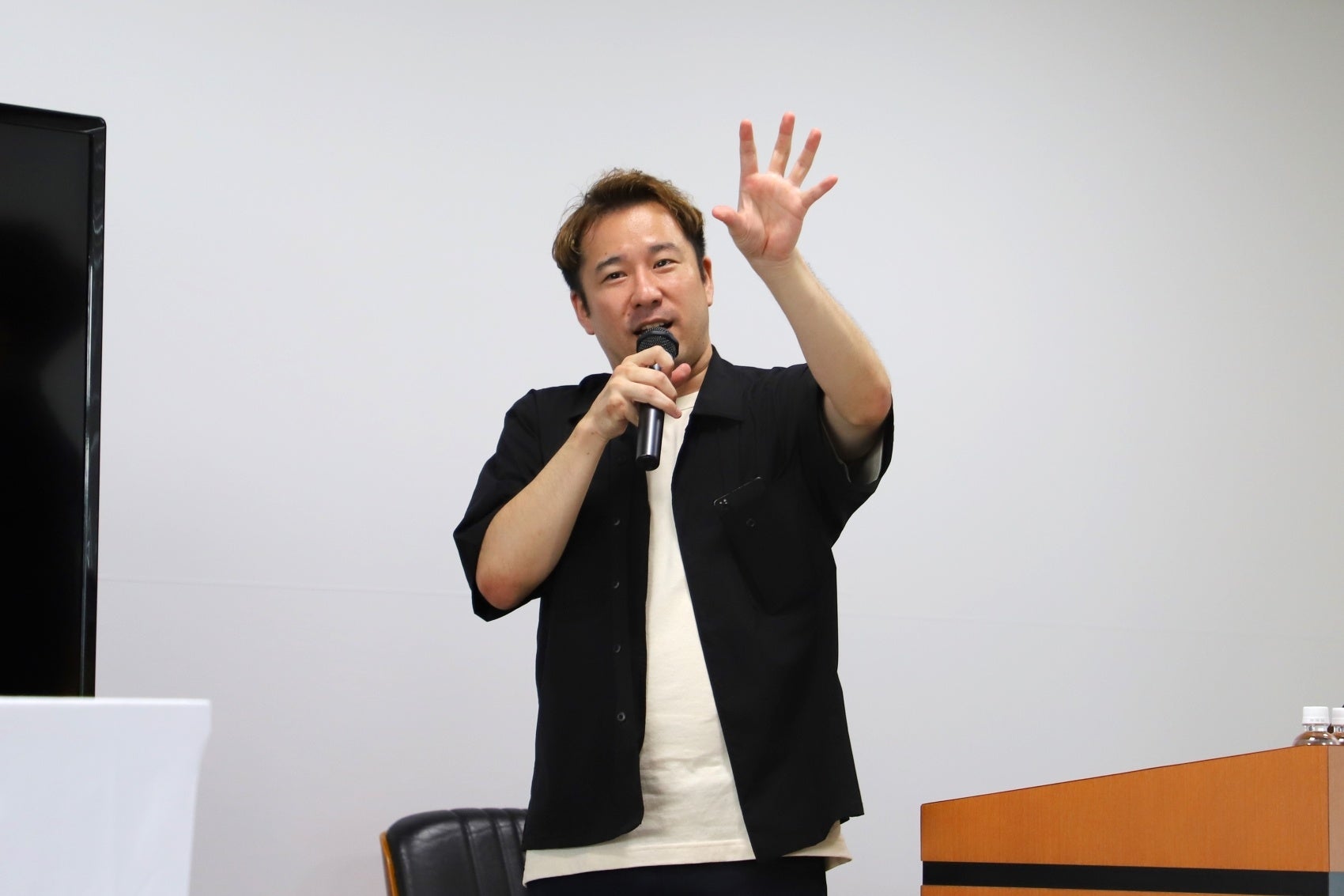 dott代表取締役：浅井渉