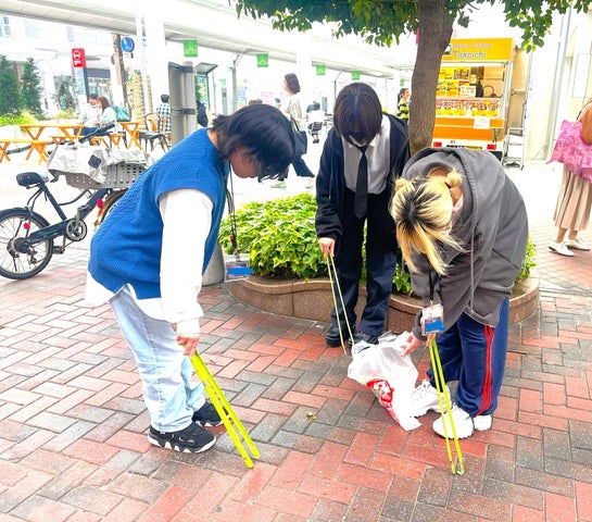 国際音楽・ダンス・エンタテイメント専門学校在校生が古町エリアでSDGs清掃活動!新潟の街を美しく 国際音楽・ダンス・エンタテイメント専門学校在校生が古町エリアでSDGs清掃活動!新潟の街を美しく