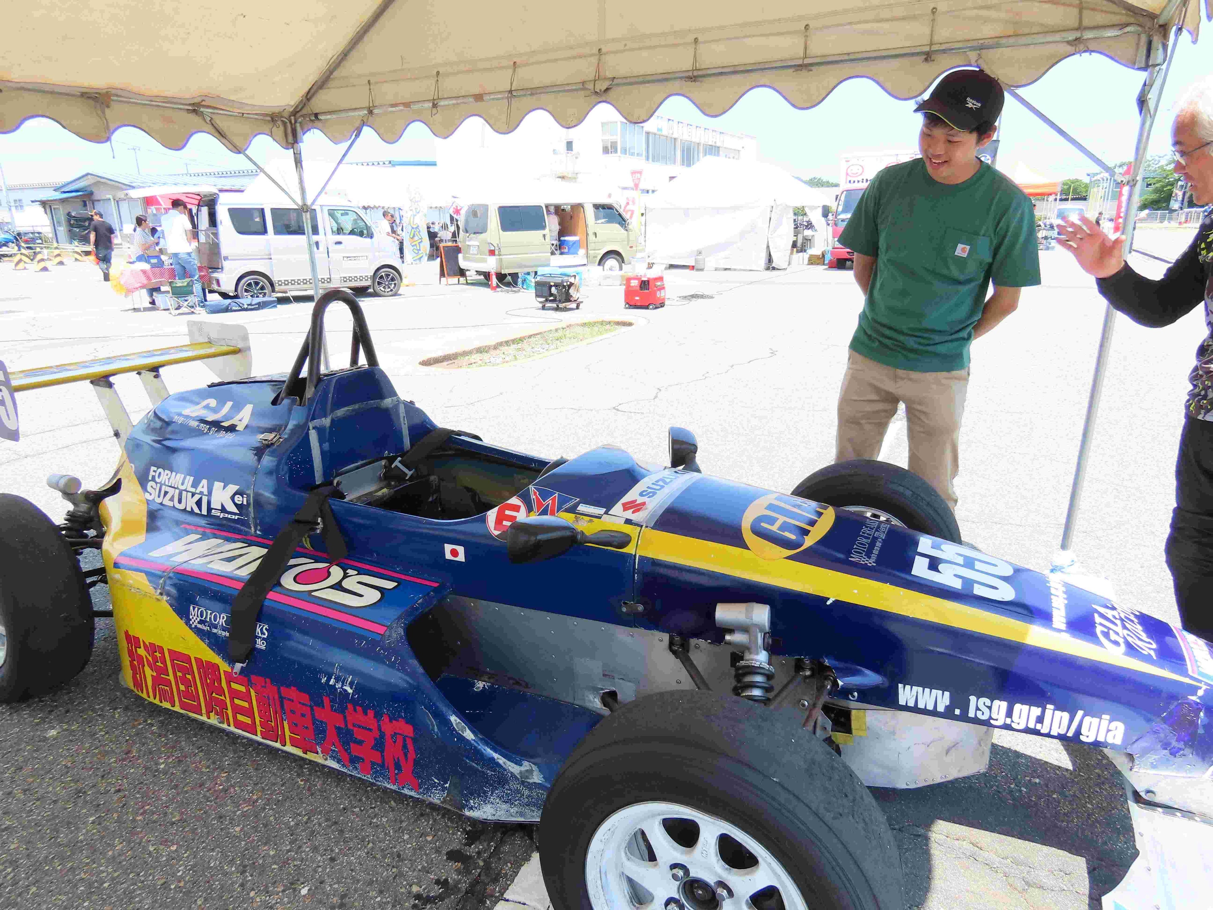 フォーミュラーカー展示