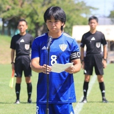 福祉器具進呈式でスピーチをするJAPANサッカーカレッジ 石橋樹選手のコメント