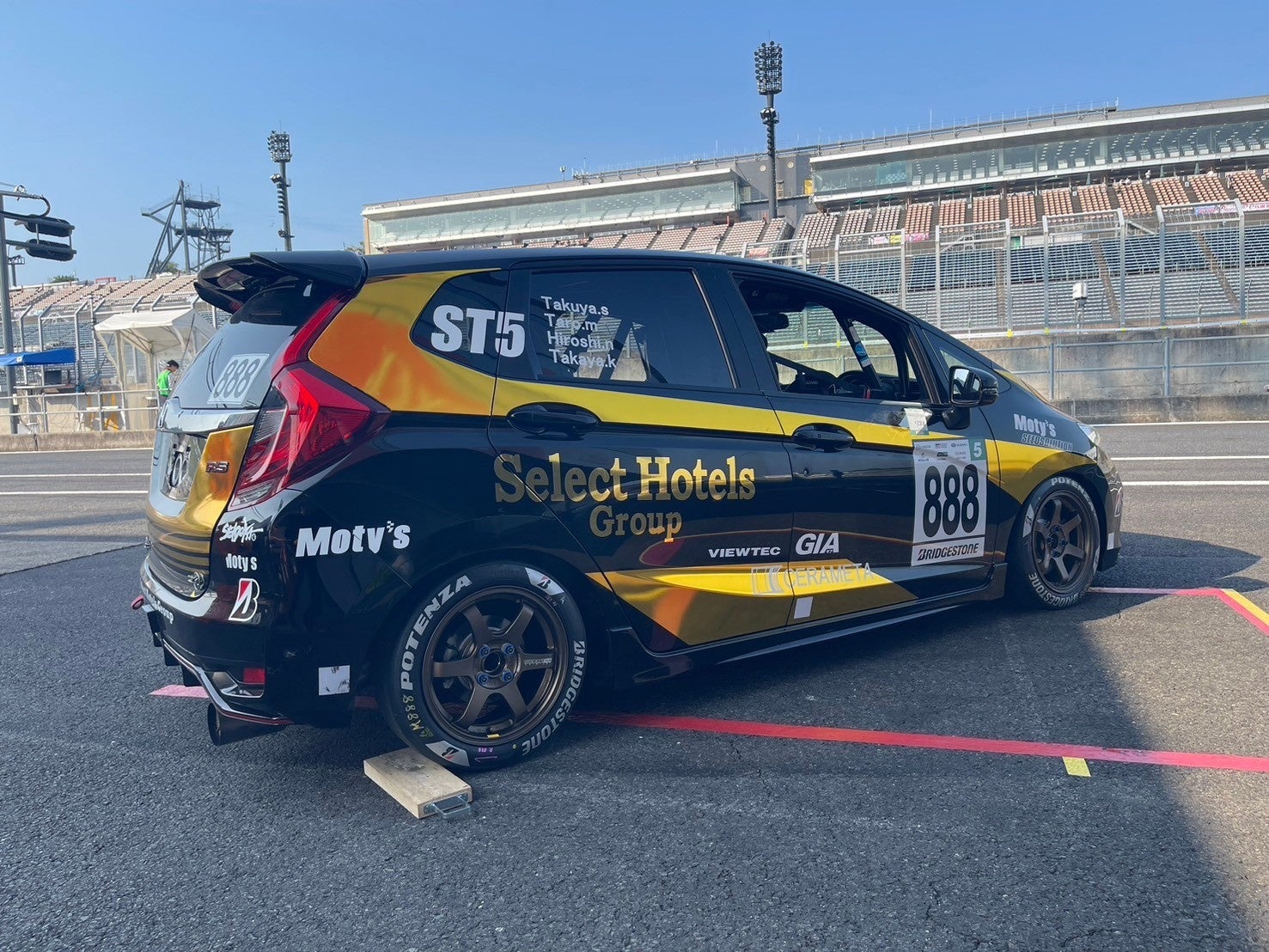 ENEOSスーパー耐久シリーズのレース車両であるST-5クラス ホンダフィット