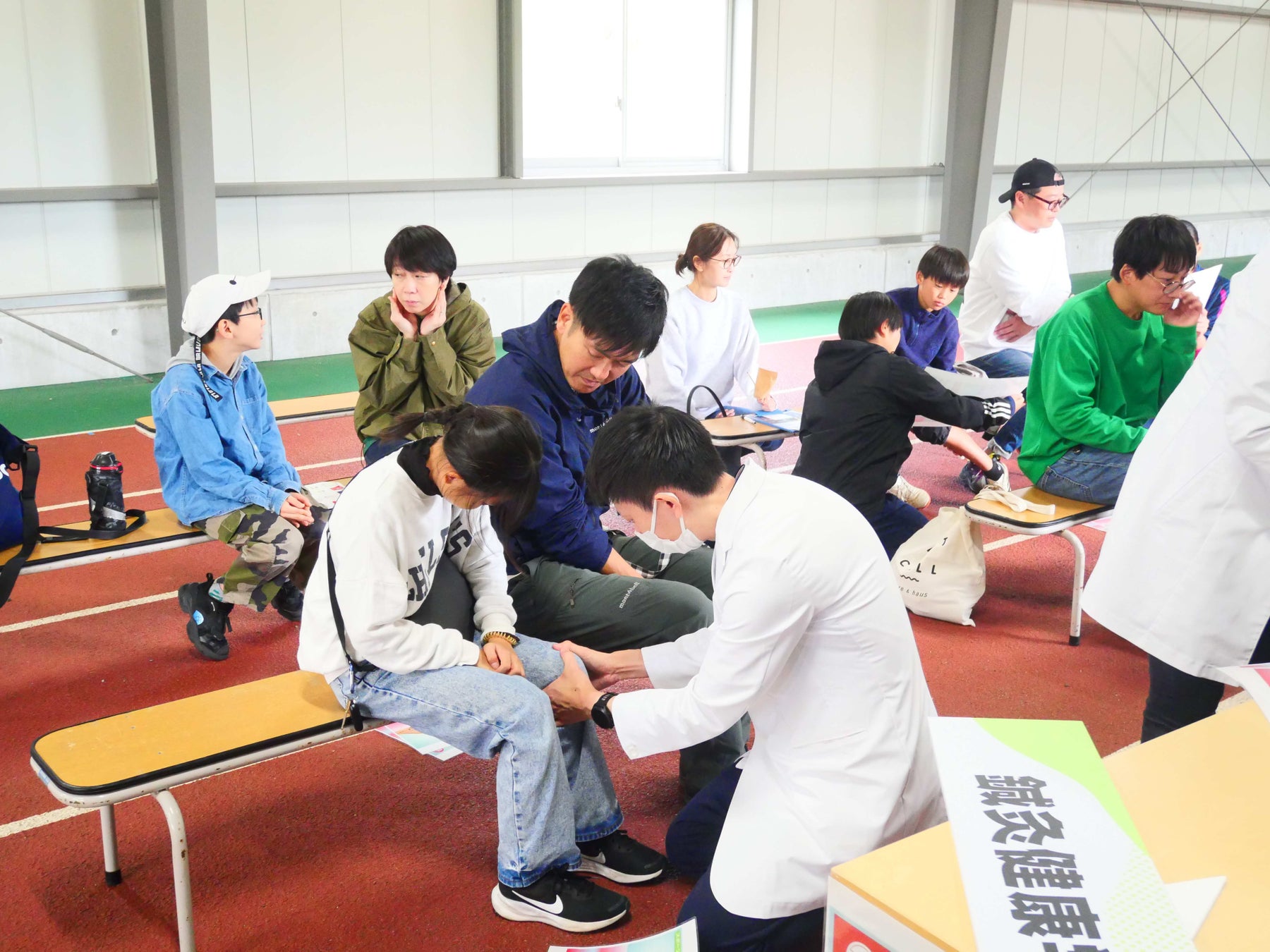新潟医療福祉大学が「令和6年度感動する大学スポーツ総合支援事業」として開催した2024スポーツフェスタの測定ブースの様子