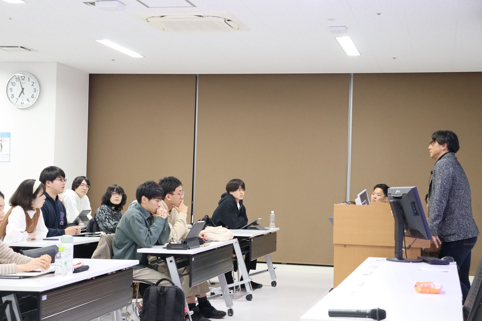 開志専門職大学の企画制作技術演習の様子