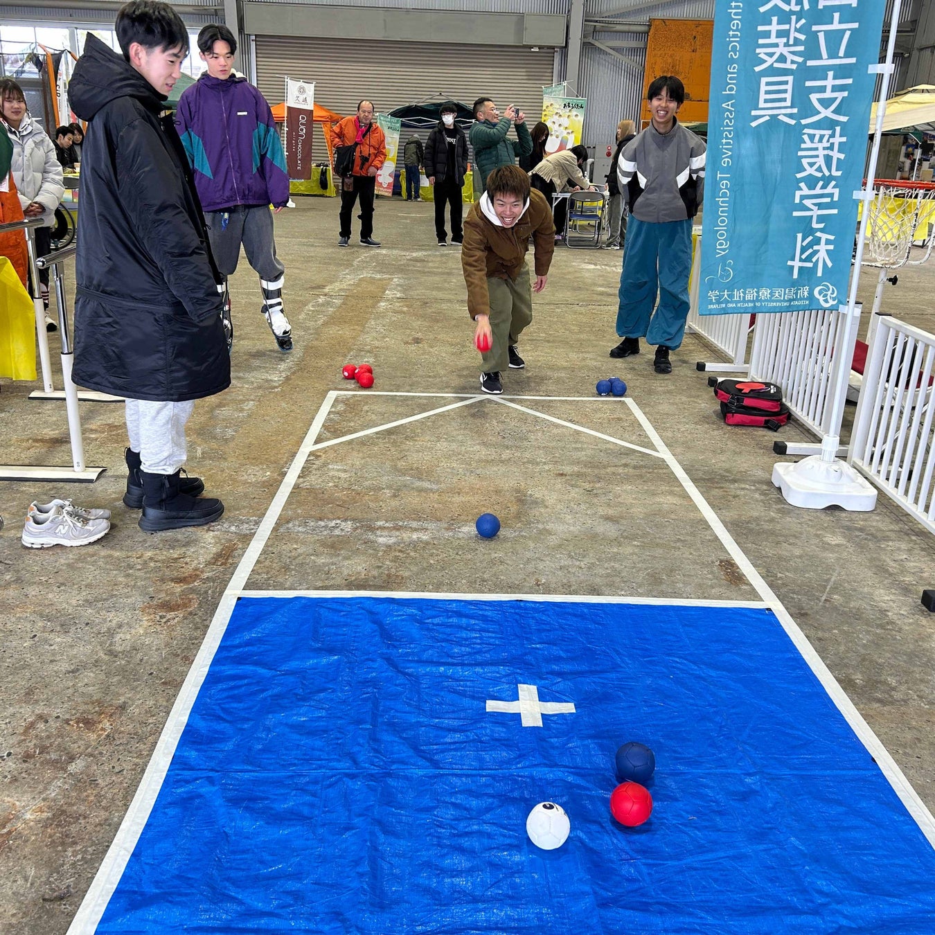 新潟医療福祉大学の義肢装具自立支援学科の福祉フェス2024でのブースの様子