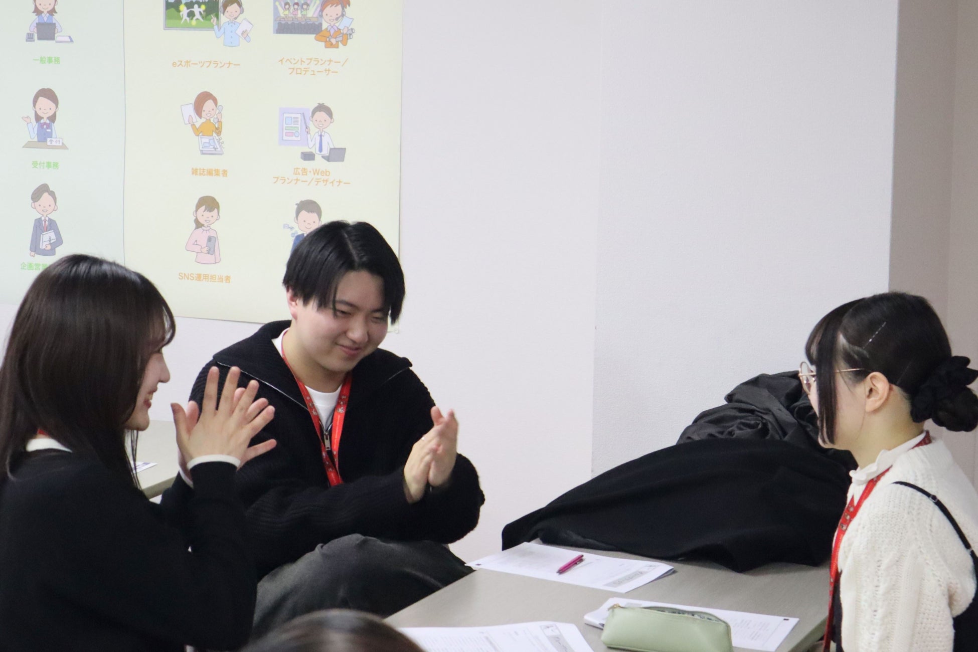 新潟ビジネス専門学校でのマナー講座の様子