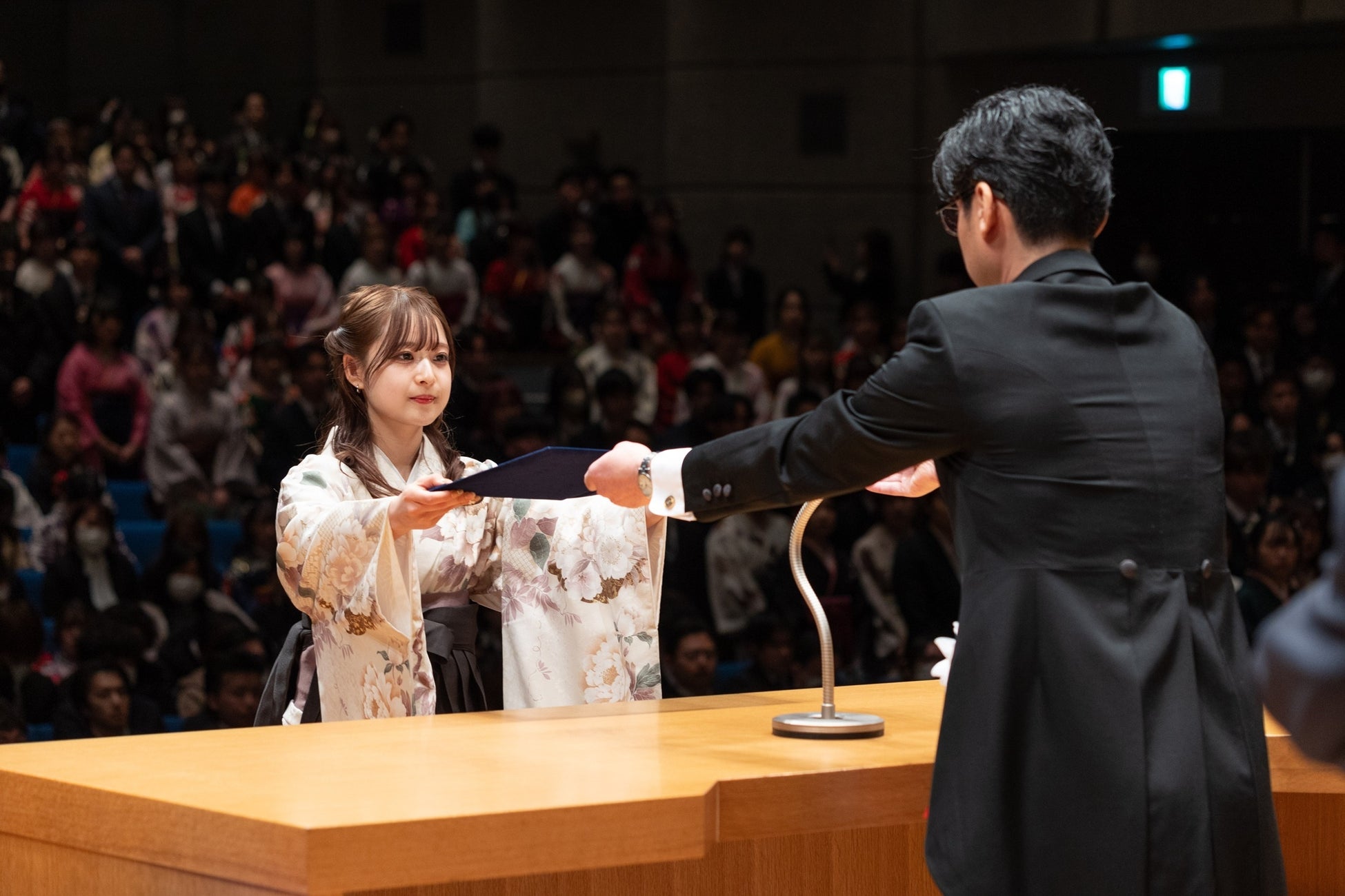 FSGカレッジリーグ5校の合同卒業式での卒業証書授与の様子