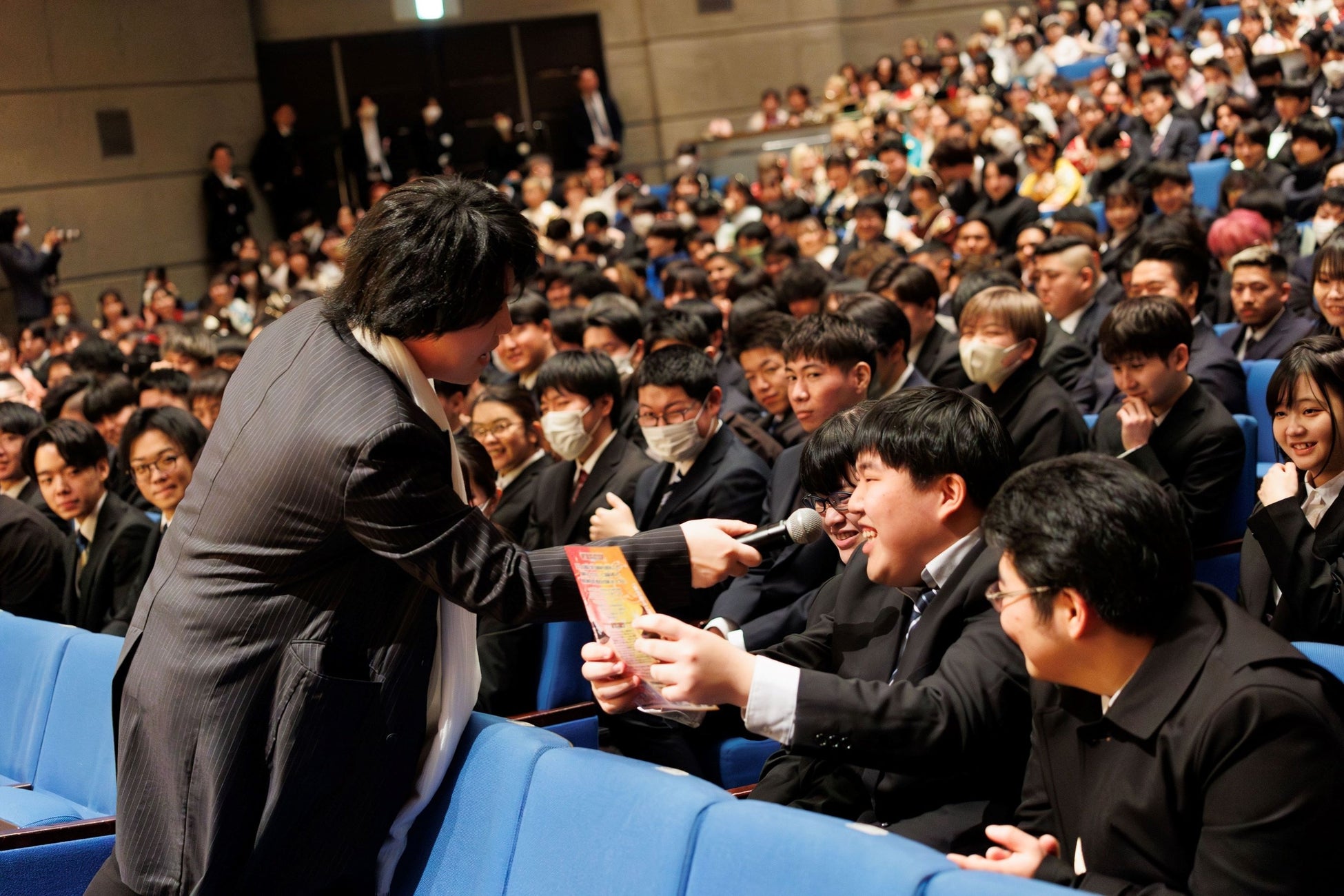 ものまねタレントの「たむたむ」さんによるサプライズ出演