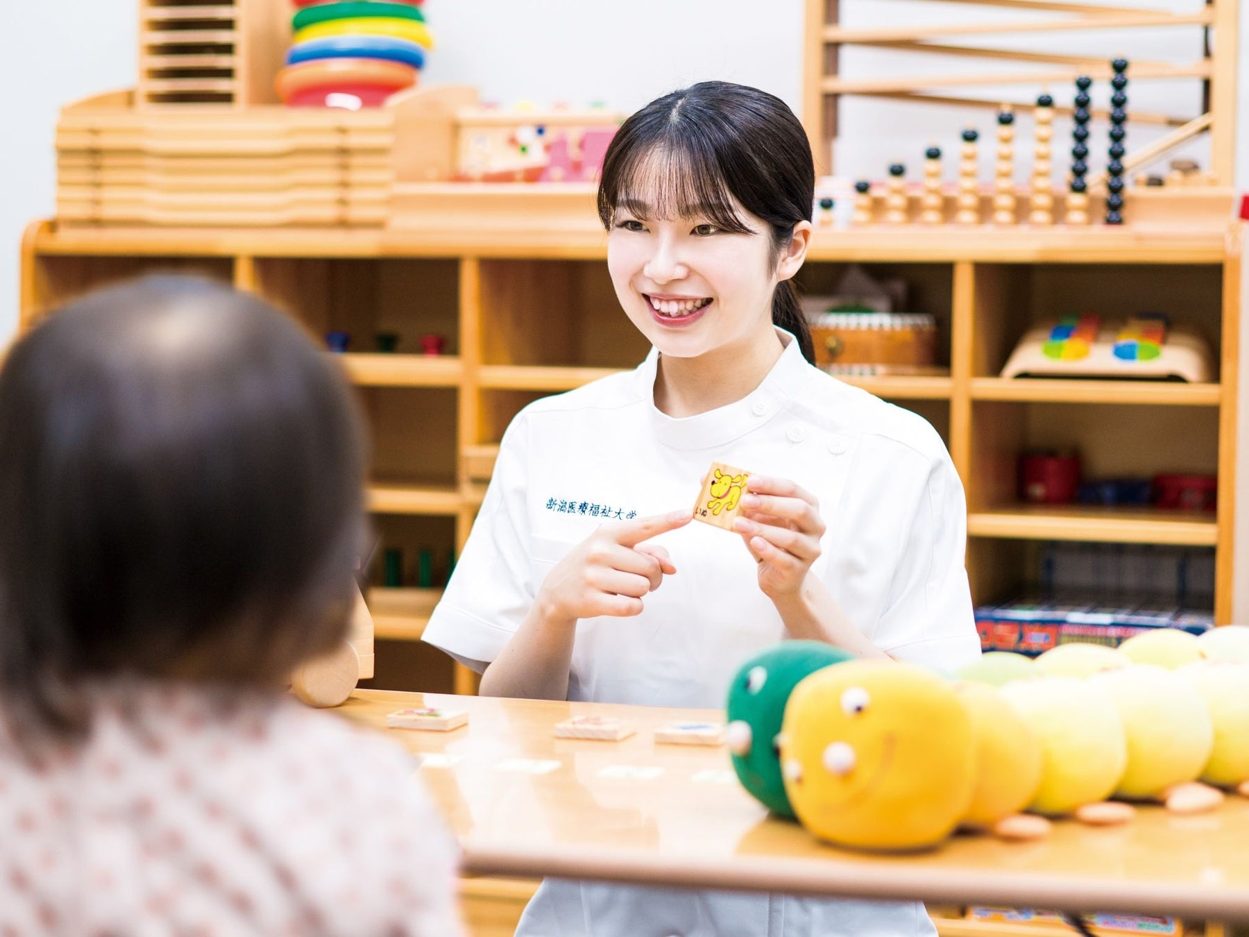 言語聴覚学科で実習を行う新潟医療福祉大学の学生