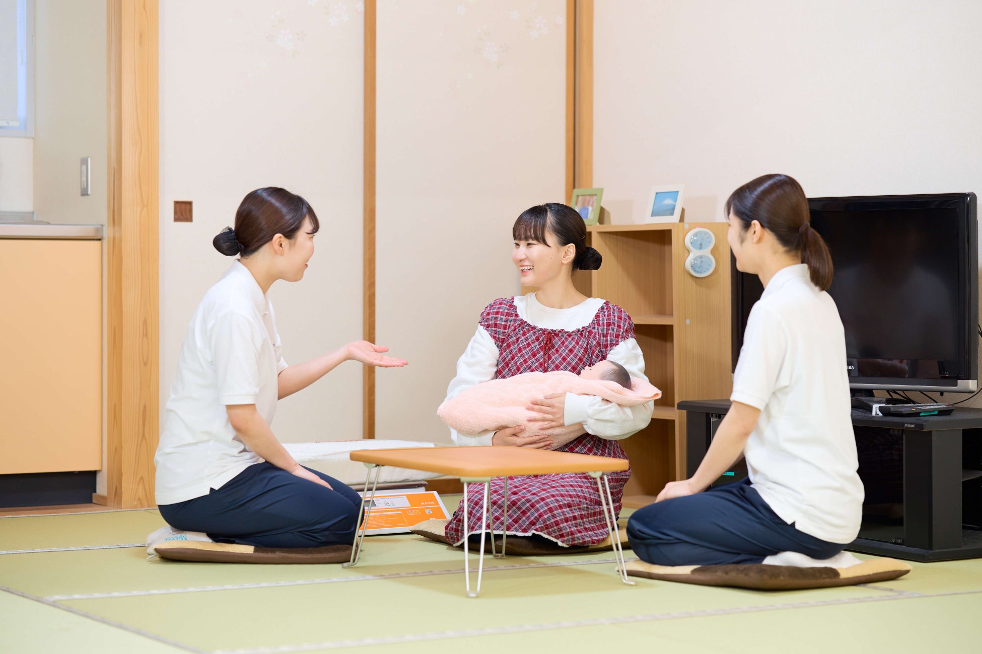 新潟医療福祉大学の看護学科で保健師国家資格取得に向けた実習の様子