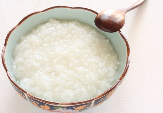 新潟県早生基幹品種’こしいぶき’で作られた介護食用の軟飯