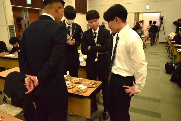2025年11月8日に開催された「にいがた食と農の未来　学生ビジョンコンテスト2025」の決勝大会で審査員特別賞を受賞した新潟食料農業大学の学生