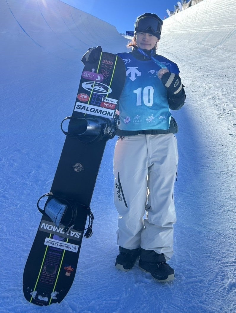 国際スノーボード＆スケートボード専門学校のスノーボード学科トップアスリートコース2年の山田琉聖選手