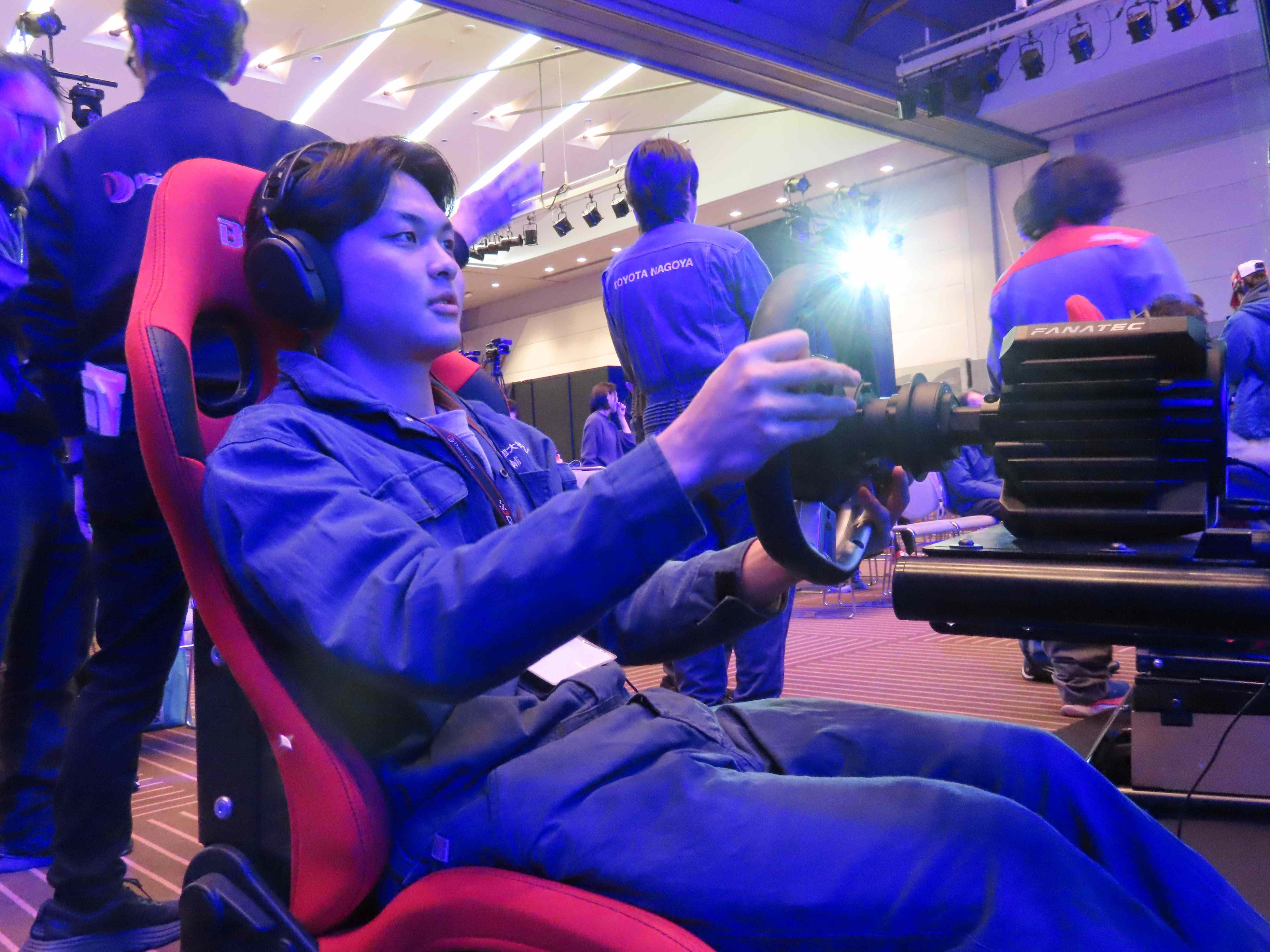 オートサロン2026、新潟国際自動車大がeスポーツ大会で健闘！