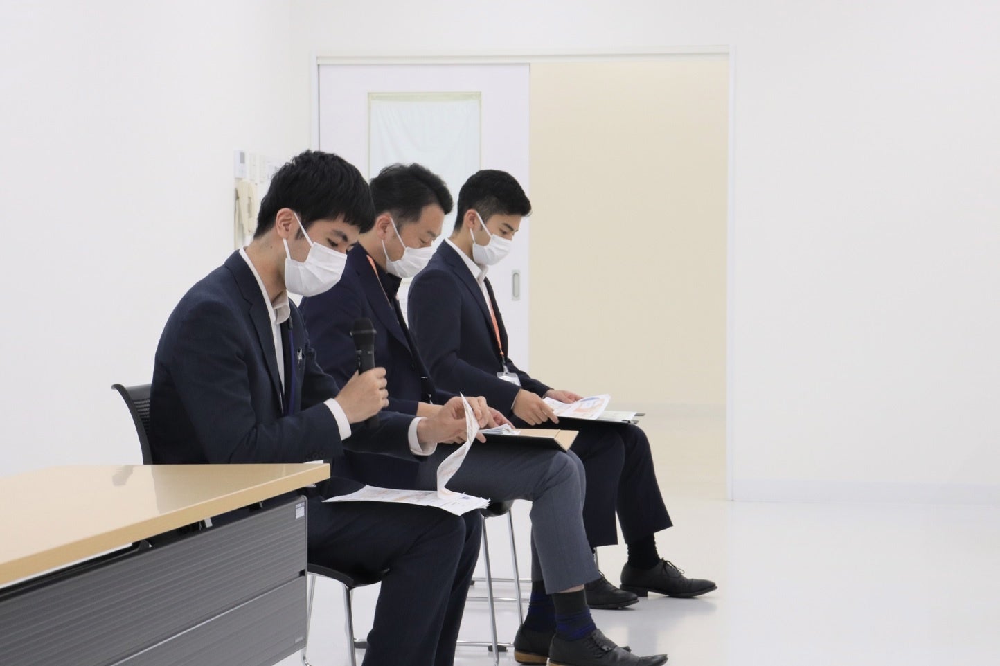 ゲストメンター:(手前)株式会社 柳都アーティストファーム 新田悠弥様