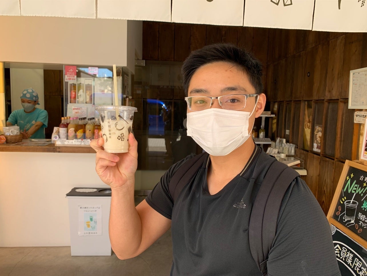 店舗見学試飲の様子