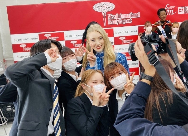 2022ミス・インターナショナルに輝いたドイツ代表のJasminさん